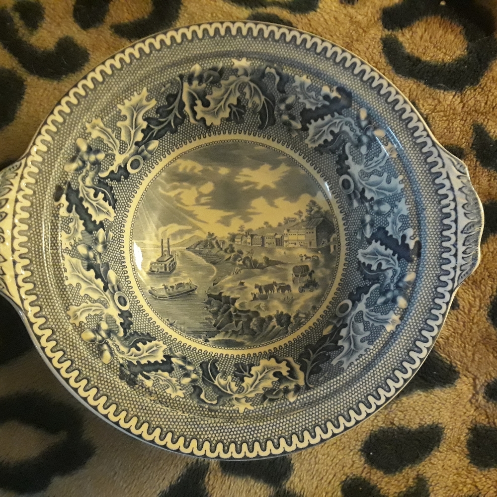 Vintage Johnson Brothers Historic America/ Kansas City Missouri serving bowl